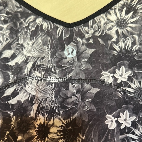 Lululemon Floral Daisy Run Tank - Picture 2 of 3